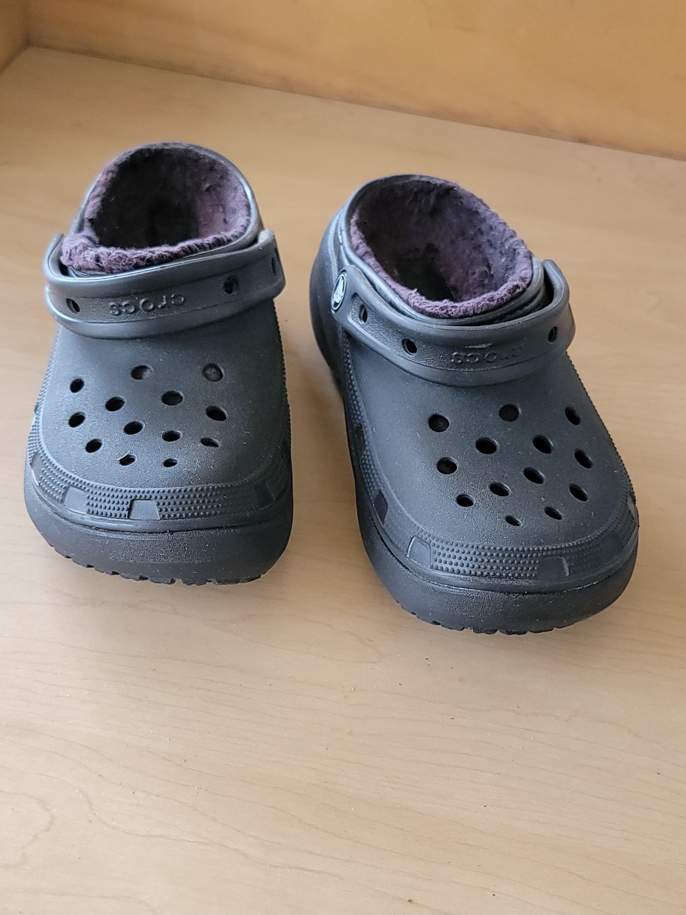 CROCS Black Fleece-Lined Clogs